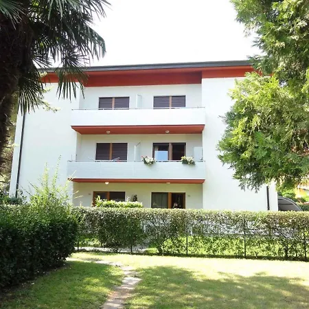In 24609 * 比比翁